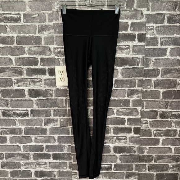 Lululemon Mapped Out High Rise Tight 28" black Camo leggings - Picture 1 of 8